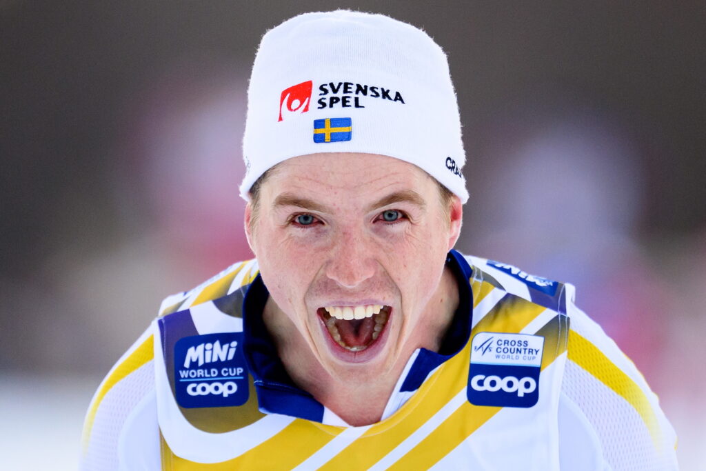 William Poromaa of Sweden celebrates after competing in the men's 20 km classic technique mass start during the FIS Cross-Country World Cup on January 19, 2025 in Les Rousses.